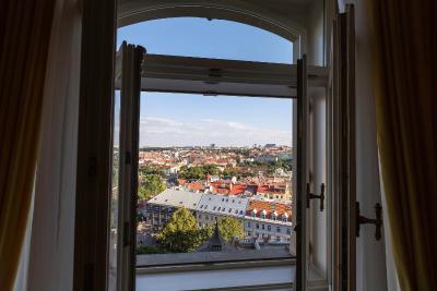 ل پالیز ارت هتل