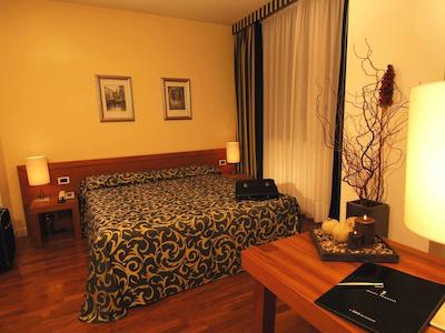 مرکور فرارا هتل