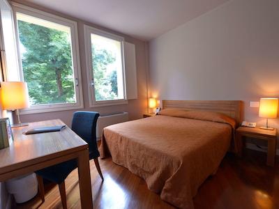 مرکور فرارا هتل