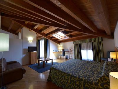 مرکور فرارا هتل