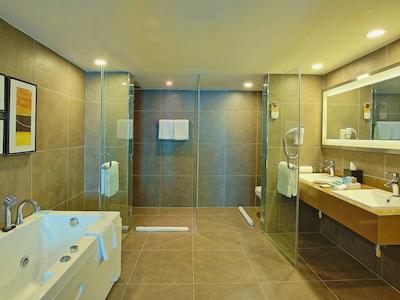 نوتل اهمداباد