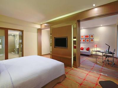 نوتل اهمداباد