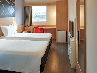 ایبیز لندرینا شپینگ هتل