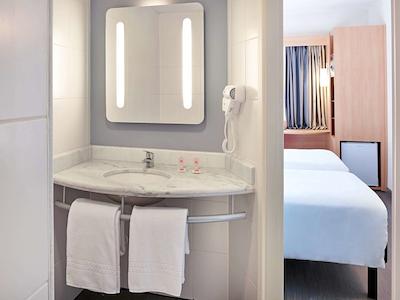 ایبیز لندرینا شپینگ هتل