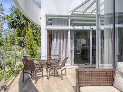 پامپولها دیزاین هتل