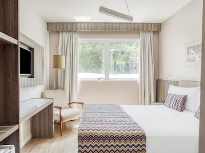 پامپولها دیزاین هتل