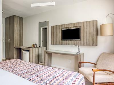 پامپولها دیزاین هتل