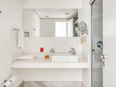 پامپولها دیزاین هتل