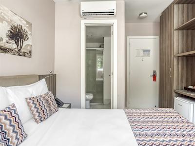 پامپولها دیزاین هتل