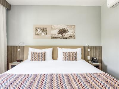 پامپولها دیزاین هتل