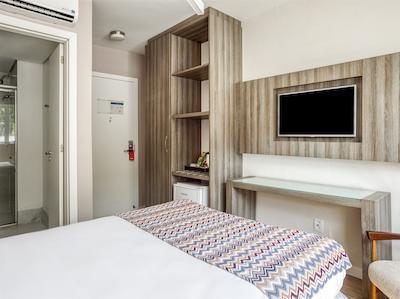 پامپولها دیزاین هتل