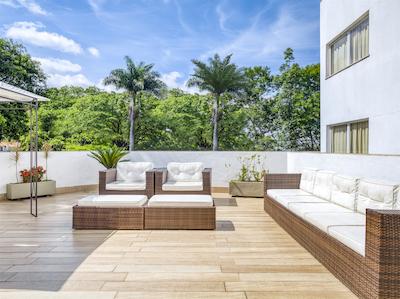 پامپولها دیزاین هتل