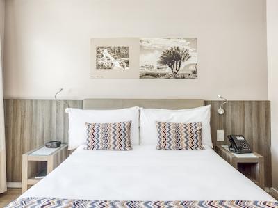 پامپولها دیزاین هتل