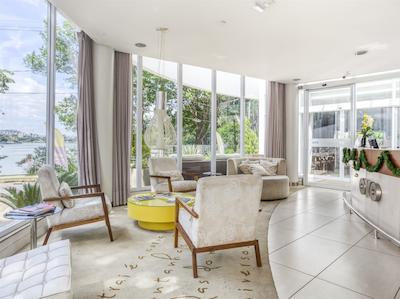 پامپولها دیزاین هتل