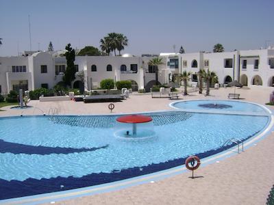 لز میسُنز د لا مر