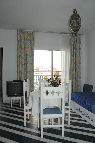 لز میسُنز د لا مر