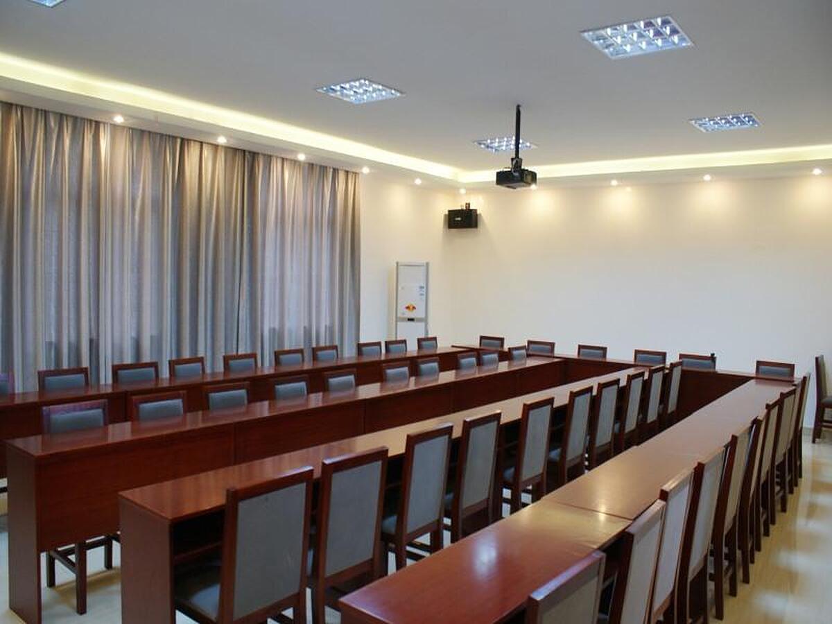 گرینتری این جیانگکسی جیوجیانگ شیلی اونو بوسینز هتل