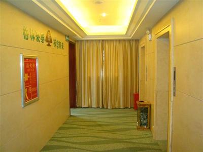 گرین تری این جیانگکسی نانچانگ ریلو استیشن لویانگ راد اکسپرز هتل