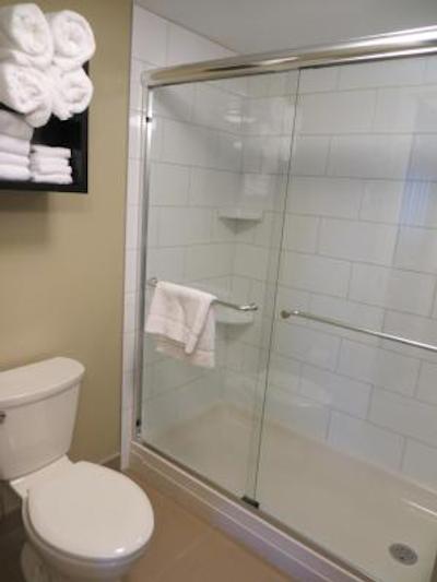 استبریج سویتز وست ادمنتون