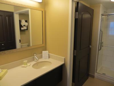 استبریج سویتز وست ادمنتون