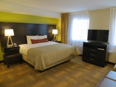 استبریج سویتز وست ادمنتون