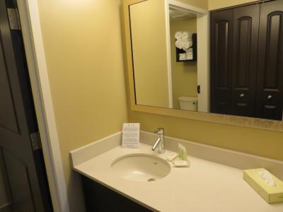 استبریج سویتز وست ادمنتون