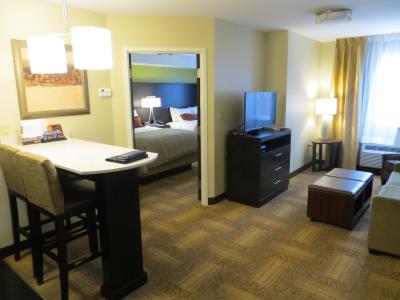 استبریج سویتز وست ادمنتون