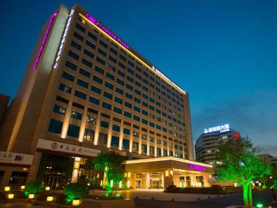 کرون پلازا شانگهای نواه اسکوئر