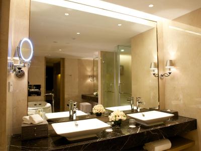 کرون پلازا شانگهای نواه اسکوئر