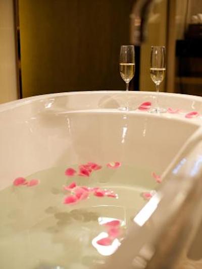 کرون پلازا شانگهای نواه اسکوئر