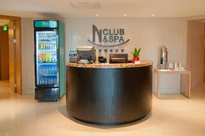 کرون پلازا شانگهای نواه اسکوئر