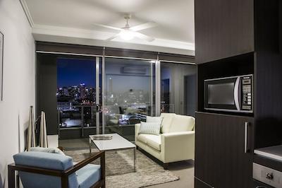 م اند ا اپارتمنتز