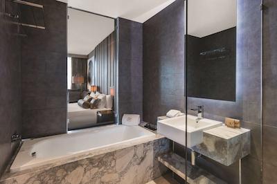 گامبارو هتل