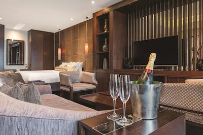 گامبارو هتل