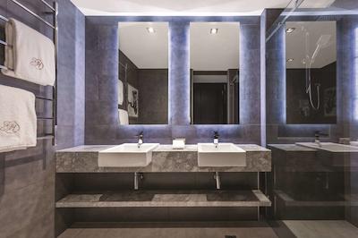 گامبارو هتل