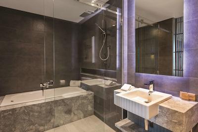 گامبارو هتل