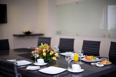 93 لوکسوری سویتز