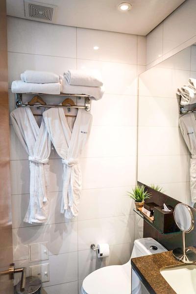 93 لوکسوری سویتز