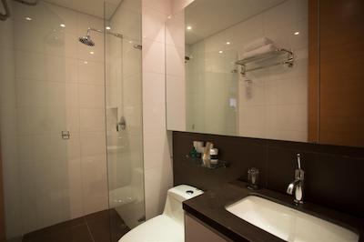 93 لوکسوری سویتز