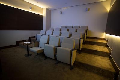 93 لوکسوری سویتز