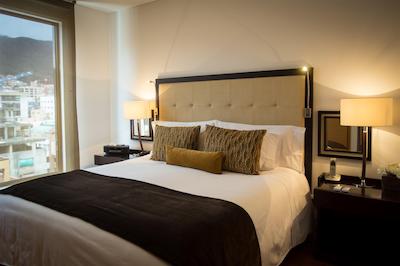 93 لوکسوری سویتز