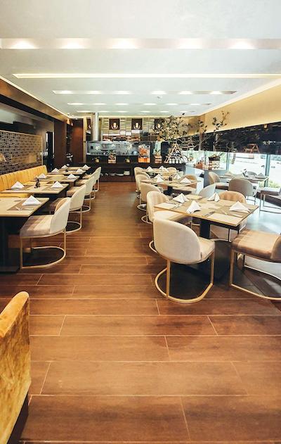 93 لوکسوری سویتز