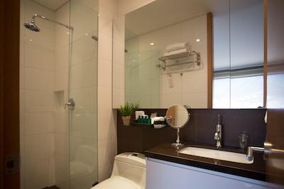 93 لوکسوری سویتز