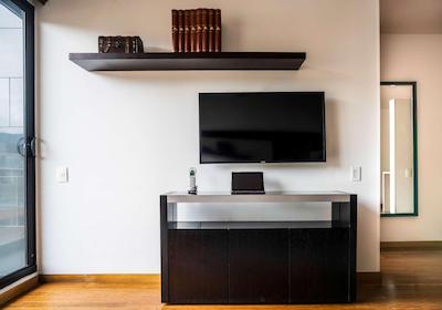 93 لوکسوری سویتز