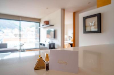 93 لوکسوری سویتز