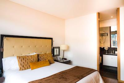 93 لوکسوری سویتز