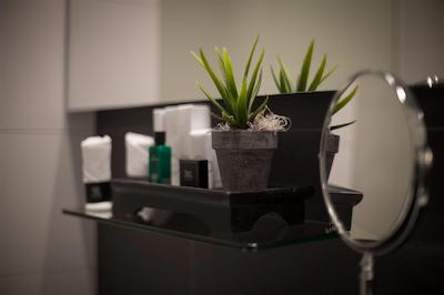 93 لوکسوری سویتز