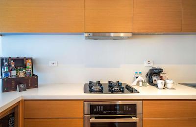 93 لوکسوری سویتز