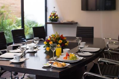 93 لوکسوری سویتز