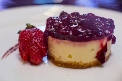 93 لوکسوری سویتز